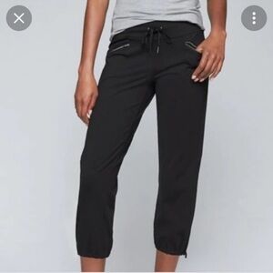 Athleta Metro Slouch Capri Pants